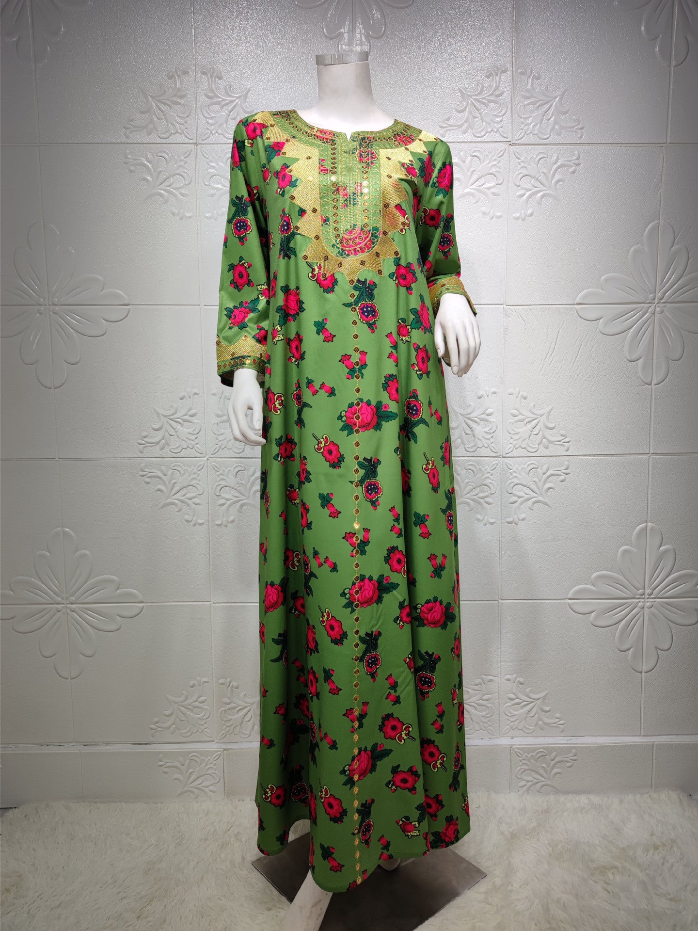 Dubai style home Abaya